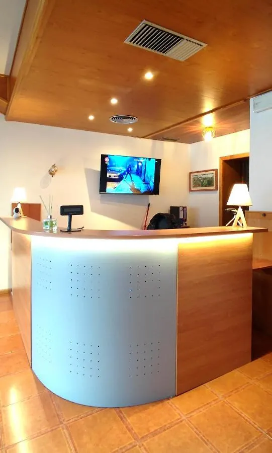 Hotel Tea Dolomiti - Lago Di Alleghe - Monte Civetta 3*,  Italy