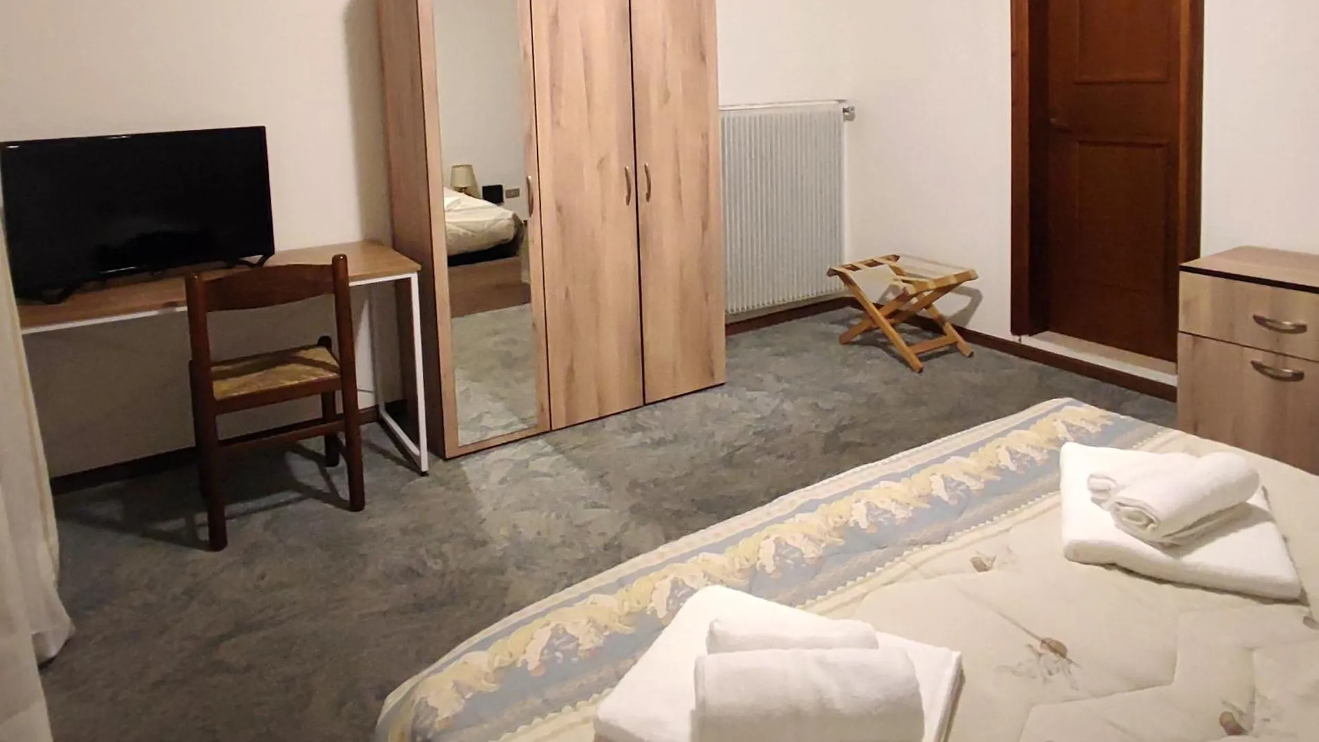 Hotel Tea Dolomiti - Lago Di Alleghe - Monte Civetta 3*,  Italy